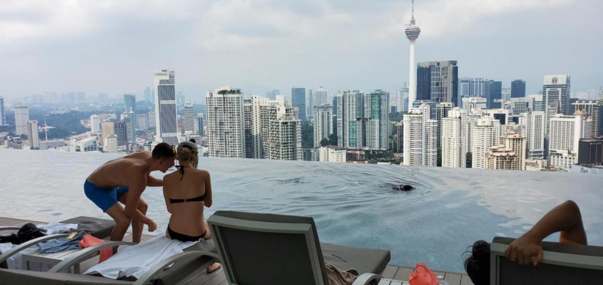 クアラルンプールLotus Infinity Pool At Lucentiaアパートメント エクステリア 写真